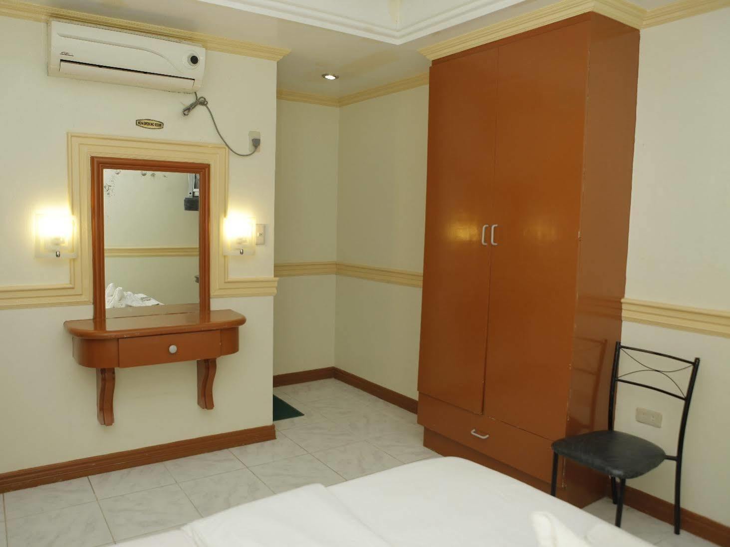 Golden Palace Hotel Tagum Luaran gambar